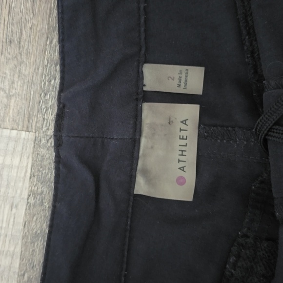 ATHLETA | Shorts Size 2​ - Picture 2 of 10